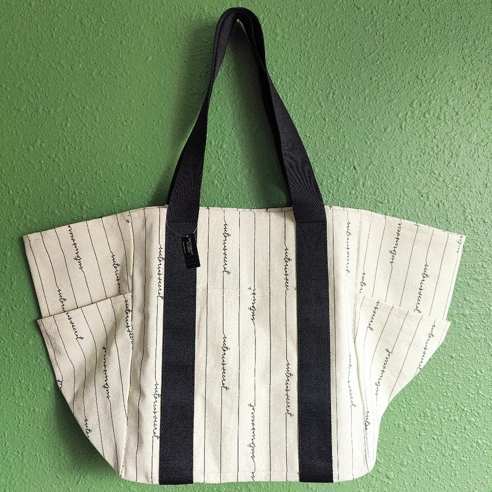 NWT VICTORIA'S SECRET LOGO CANVAS TOTE